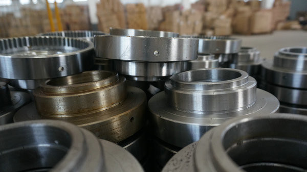 Pezzi meccanici di CNC dei CB di BACCANO 35CrNiMo dell'anello non standard della flangia per macchinario offshore